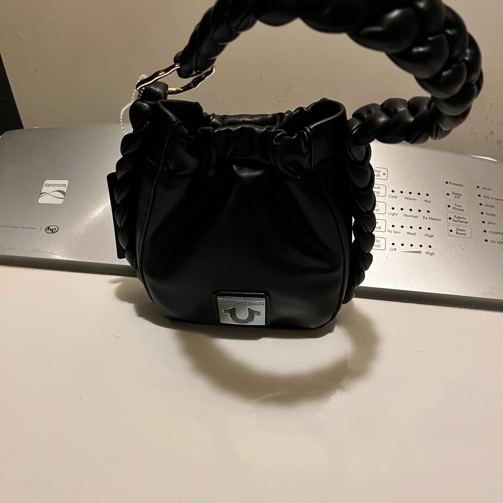 NWT TRUE RELIGION BLACK LEATHER BAG SMALL💕🔥OFFERS ARE WELCOME!!!